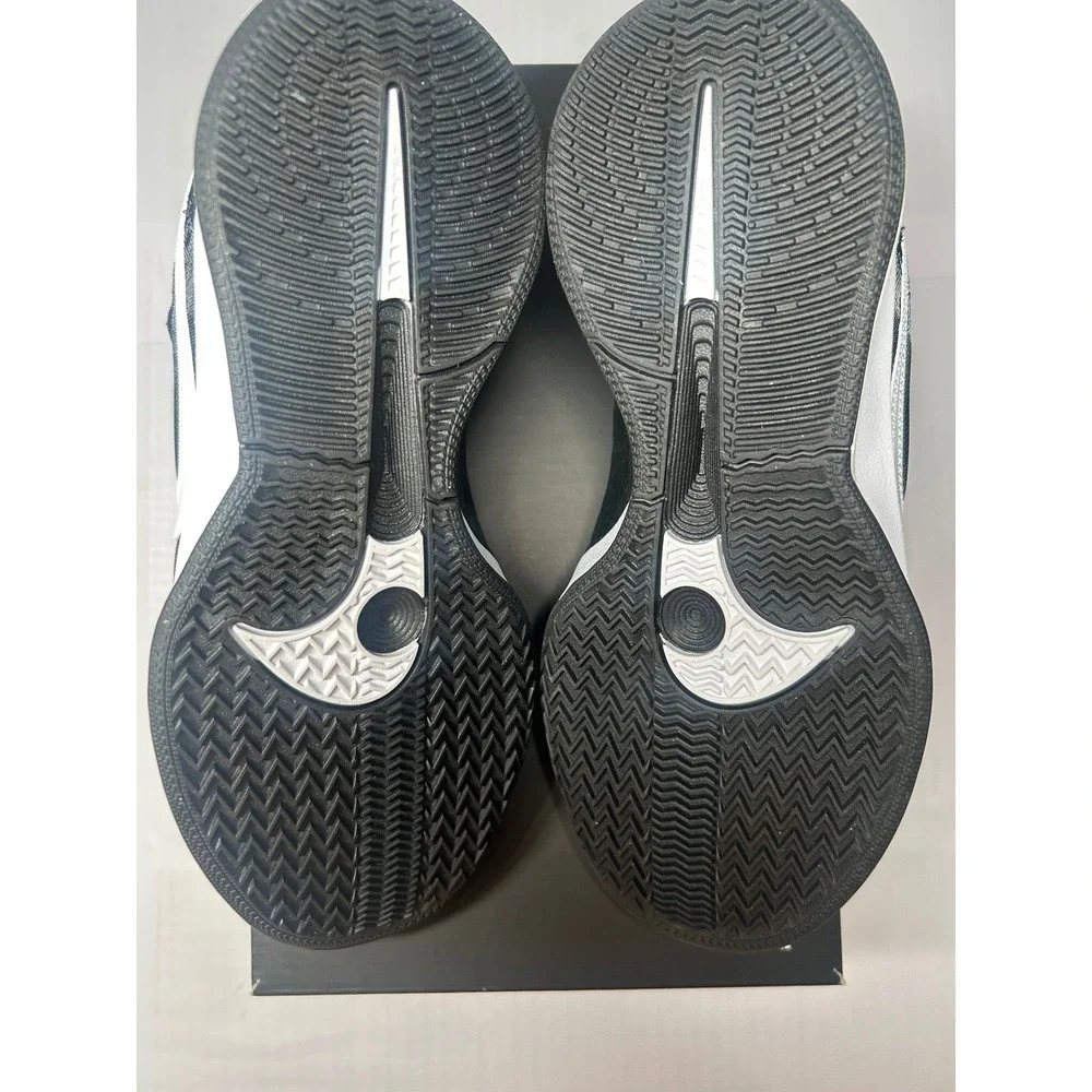 Nike Sabrina 2 TB Black White Size 8 HM5038 002 New/No Lid